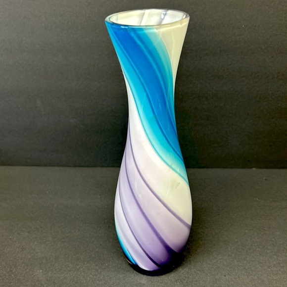 Mid Century Modern Nasco Japan hand blown swirl bud vase - Picture 3 of 5